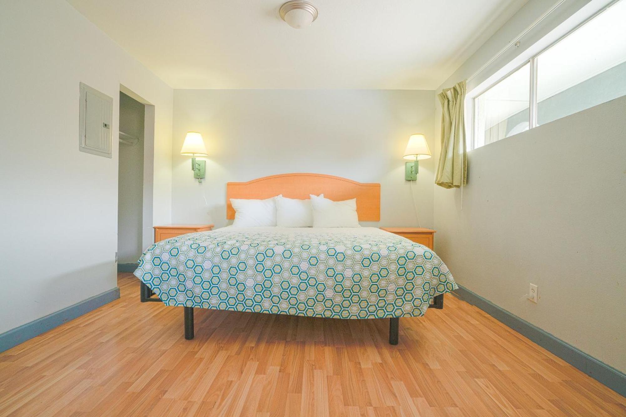 Oyo Hotel ميدلاند المظهر الخارجي الصورة