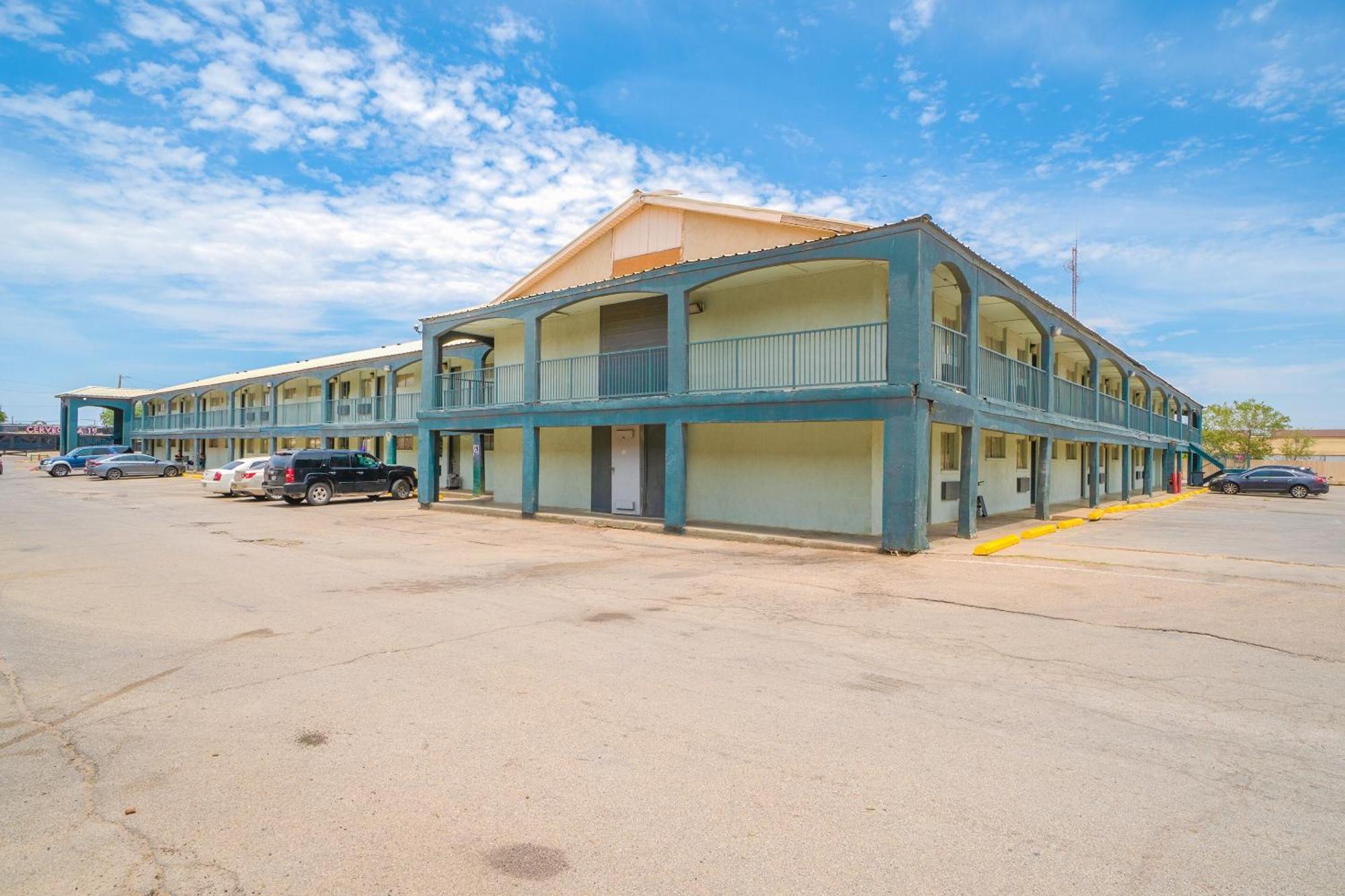 Oyo Hotel ميدلاند المظهر الخارجي الصورة